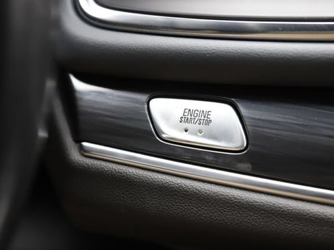 Used 2022 Buick Enclave Essence FWD image 23