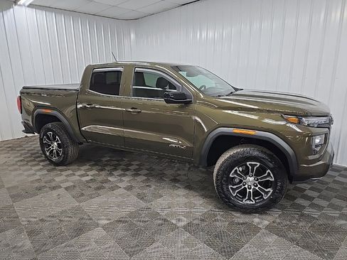 Used 2024 GMC Canyon AT4 image 1