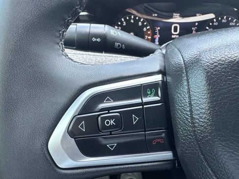 Used 2025 Jeep Compass Latitude AWD/4WD image 15