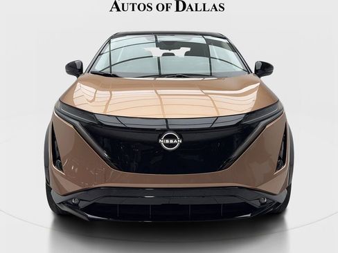 Used 2023 Nissan Ariya AWD/4WD image 3