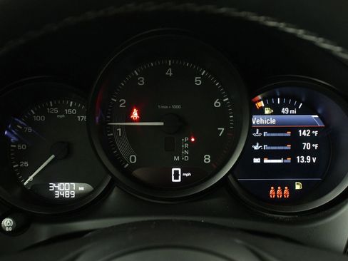 Certified 2022 Porsche Macan image 16