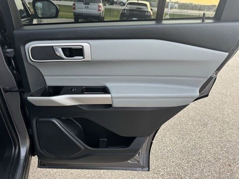 Used 2022 Ford Explorer XLT w/ Equipment Group 202A image 31