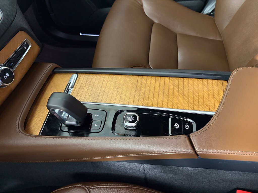 Used 2024 Volvo XC90 B6 Plus w/ Protection Package Premier AWD/4WD image 31