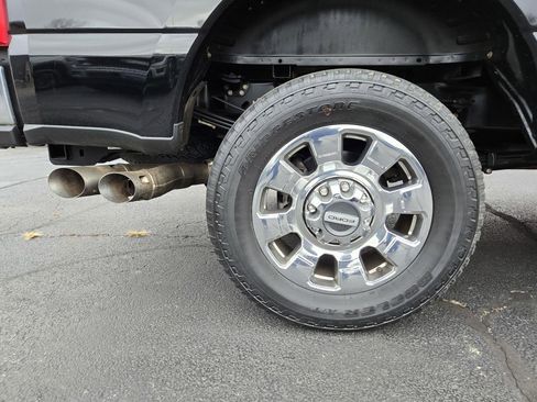 Used 2023 Ford F350 Lariat w/ Chrome Package image 42
