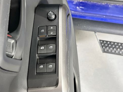 Used 2022 Toyota Tacoma SR5 w/ Technology Package image 17