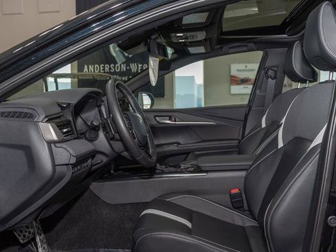 Used 2025 Toyota Camry SE image 8