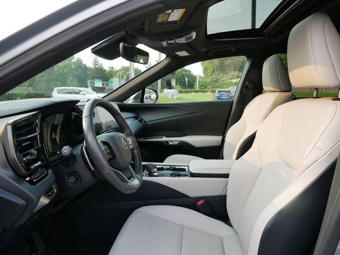 Certified 2024 Lexus RX 350 Premium w/ Accessory Package (Z1) AWD/4WD image 9
