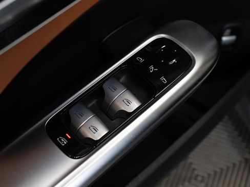 Used 2024 Mercedes-Benz C 300 Sedan image 15
