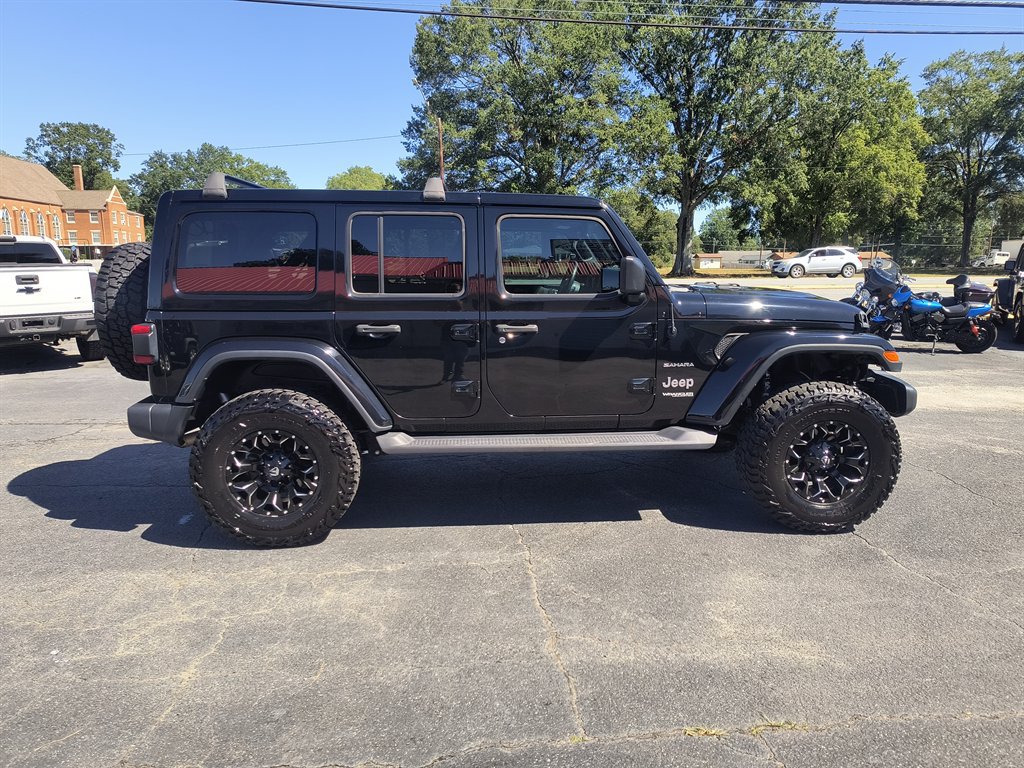 Used 2020 Jeep Wrangler Unlimited Sahara AWD/4WD image 6