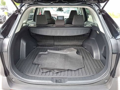 Used 2022 Toyota RAV4 LE image 28