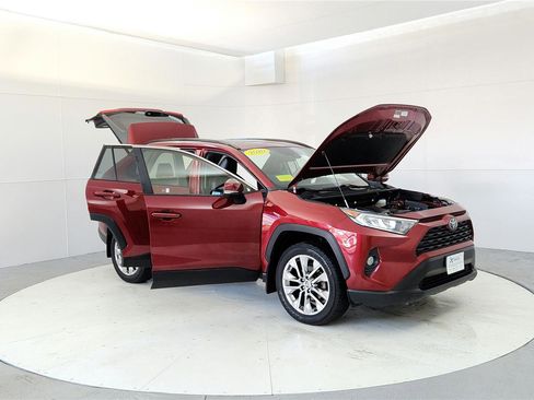 Certified 2020 Toyota RAV4 XLE Premium AWD/4WD image 12