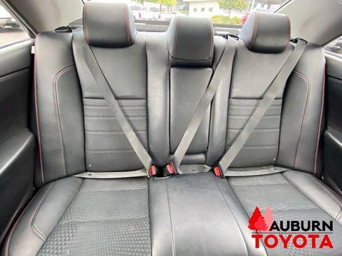 Used 2015 Toyota Camry SE FWD image 18