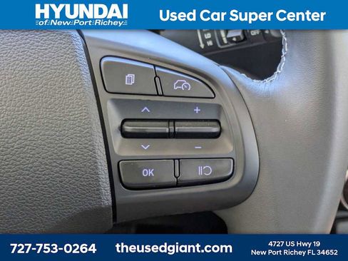 Used 2026 Hyundai Venue SEL FWD image 27