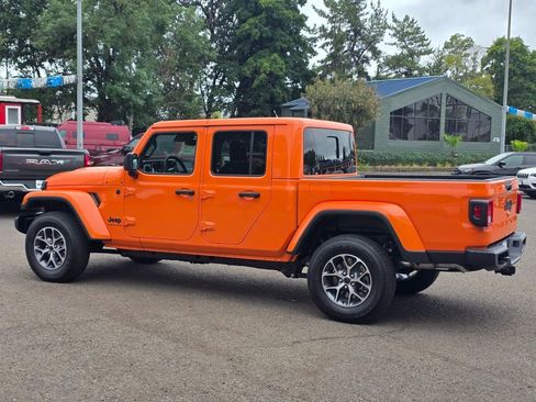 New 2025 Jeep Gladiator Sport image 30