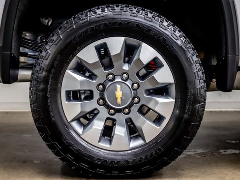 Used 2024 Chevrolet Silverado 2500 Custom w/ Custom Value Package AWD/4WD image 40