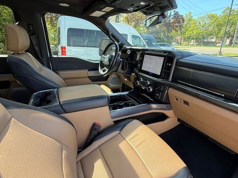 Used 2024 Ford F350 Lariat w/ Lariat Ultimate Package AWD/4WD image 11