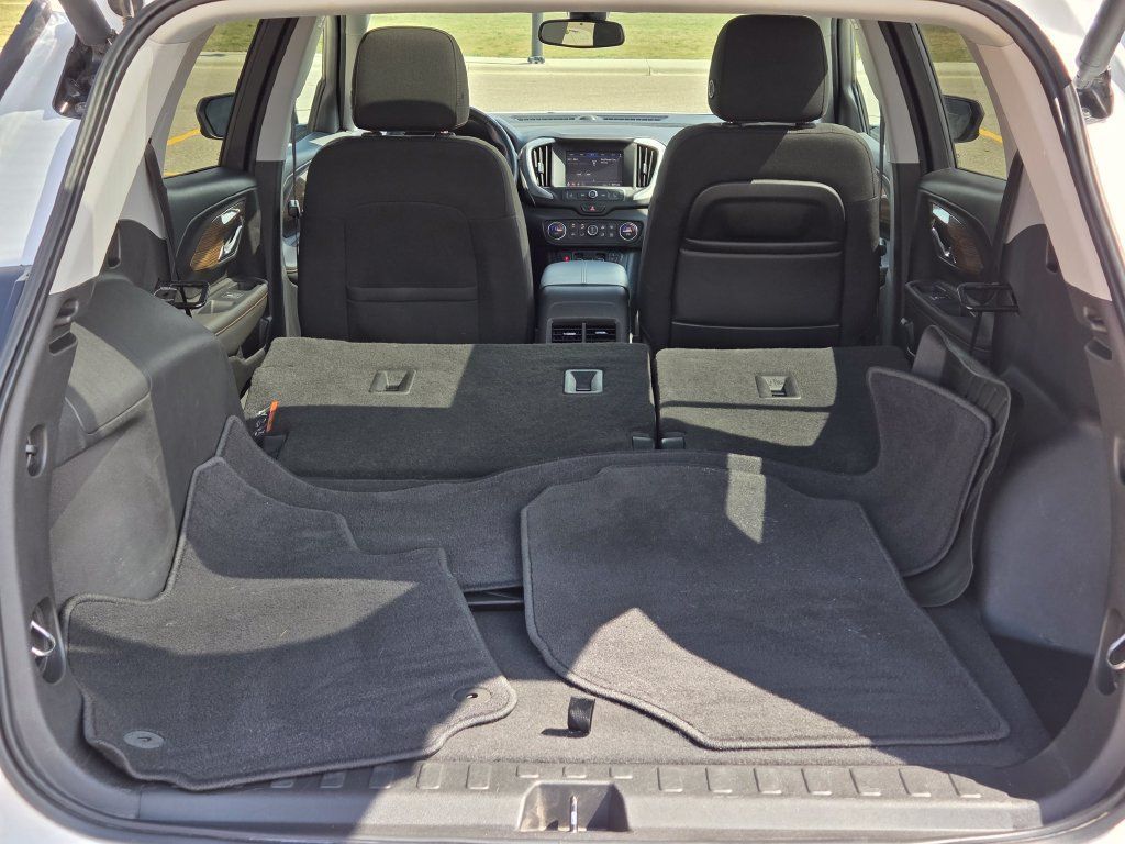 Used 2020 GMC Terrain SLE w/ Driver Convenience Package AWD/4WD image 41
