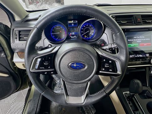 Used 2018 Subaru Outback 3.6R Limited image 11
