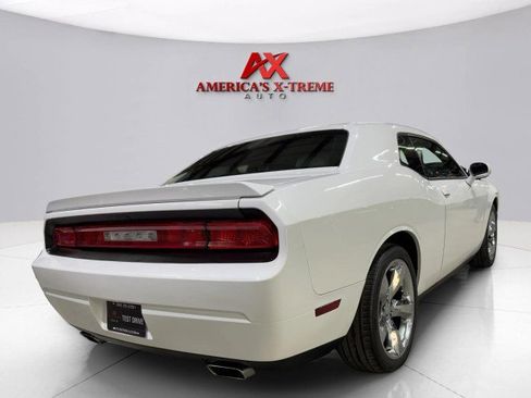 Used 2012 Dodge Challenger SXT Plus image 6