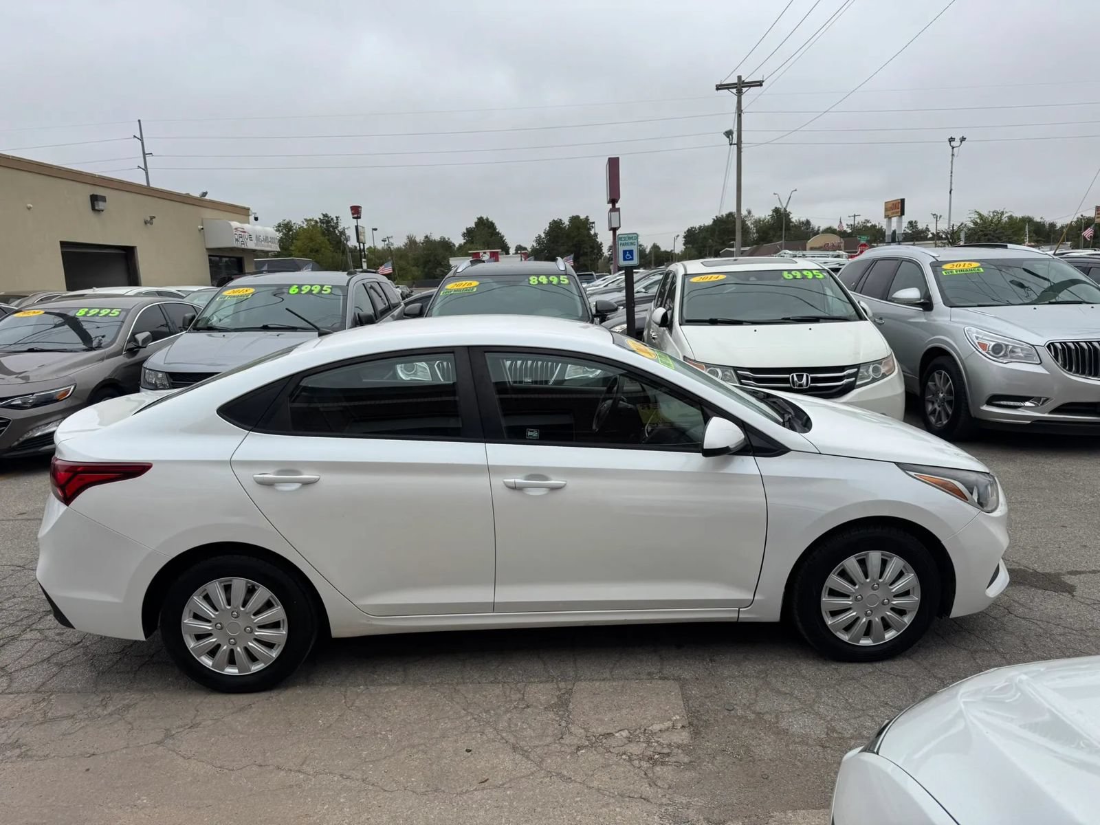Used 2020 Hyundai Accent SE FWD image 5