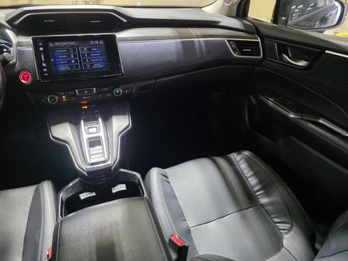 Used 2018 Honda Clarity Touring image 17
