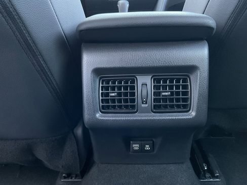 Used 2025 Toyota Camry SE image 18