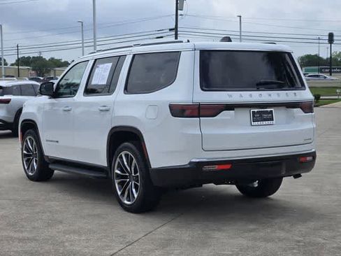 Used 2024 Jeep Wagoneer Series II w/ Premium Group I RWD image 4