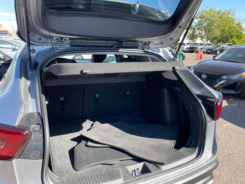 Used 2025 Chevrolet Trax LT w/ LT Convenience Package image 31