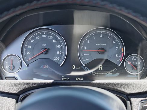 Used 2018 BMW M4 Coupe RWD image 23