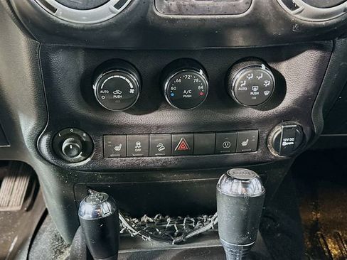 Used 2015 Jeep Wrangler Unlimited Sahara w/ Connectivity Group image 21