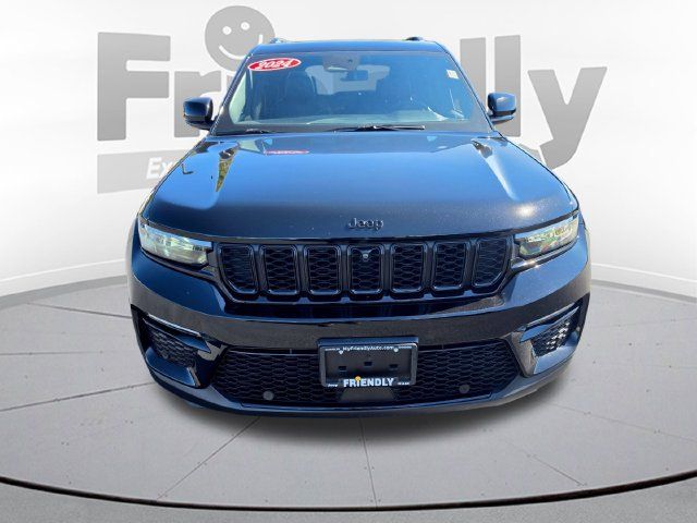 Used 2024 Jeep Grand Cherokee Limited w/ Luxury Tech Group II AWD/4WD image 2