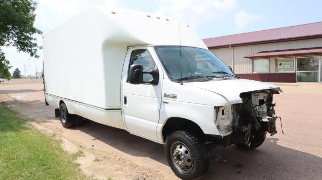 Used 2017 Ford E-350 and Econoline 350 Super Duty RWD image 5