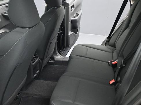 Used 2025 Nissan Rogue S image 15