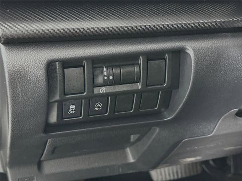 Used 2022 Subaru Crosstrek 2.0i image 14