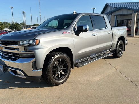 Used 2019 Chevrolet Silverado 1500 LTZ w/ LTZ Premium Package AWD/4WD image 39