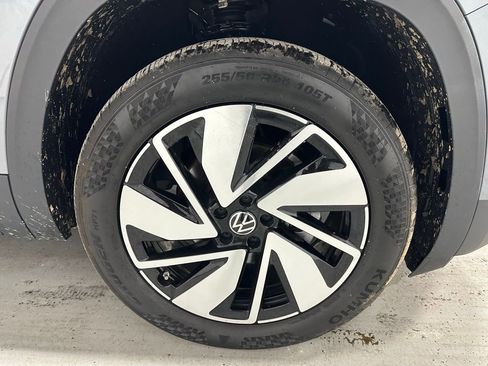 Used 2025 Volkswagen Atlas SE image 65