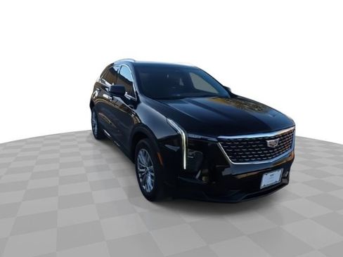 Certified 2024 Cadillac XT4 Premium Luxury image 2