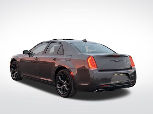 Used 2023 Chrysler 300 S image 9