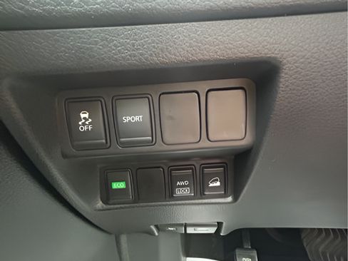 Used 2016 Nissan Rogue SV AWD/4WD image 28