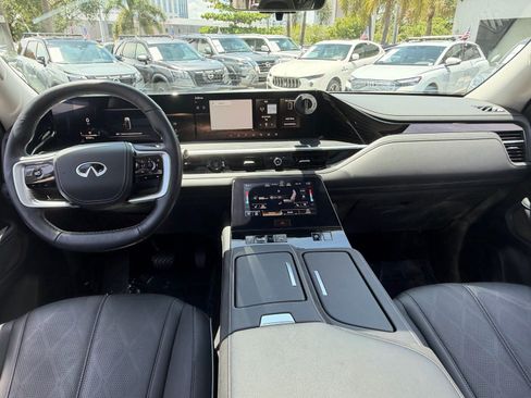 Used 2025 INFINITI QX80 Sensory AWD/4WD image 14