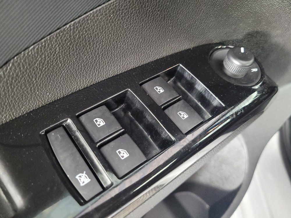 Used 2017 Chevrolet Sonic LT FWD image 27