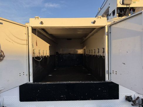 Used 2011 RAM 5500 SLT image 15