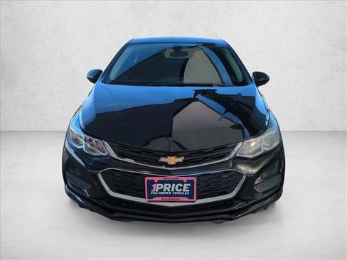 Used 2017 Chevrolet Cruze LS image 2