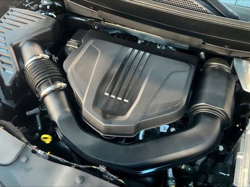 Used 2025 GMC Acadia Elevation image 30