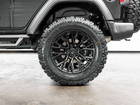 Used 2025 Jeep Wrangler Sport image 14