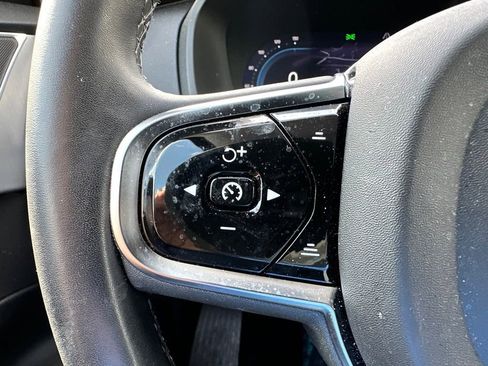 Used 2024 Volvo XC90 B5 Core image 23