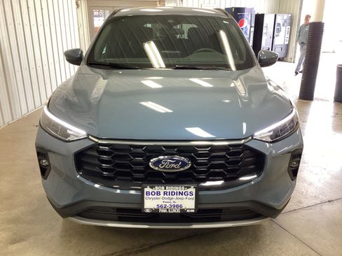 Used 2025 Ford Escape ST-Line Select AWD/4WD image 9