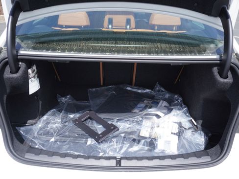 New 2025 BMW 330i Sedan w/ Convenience Package image 28