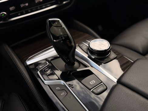 Used 2019 BMW 540i w/ M Sport Package image 41