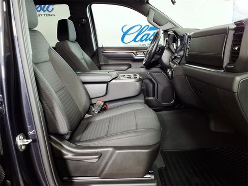 Used 2022 Chevrolet Silverado 1500 LT image 11